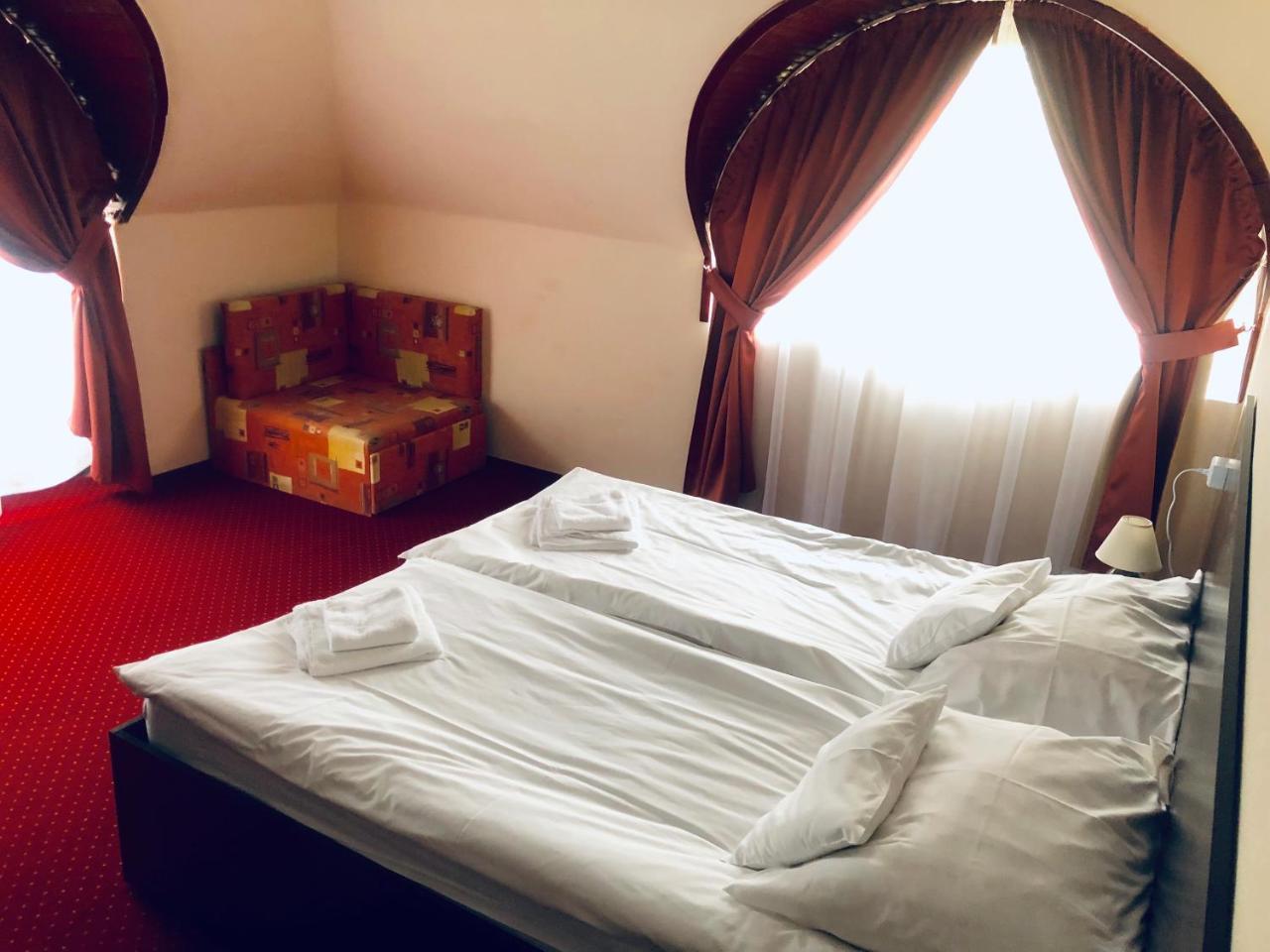 Karikas Hotel Hajduszoboszlo Bagian luar foto