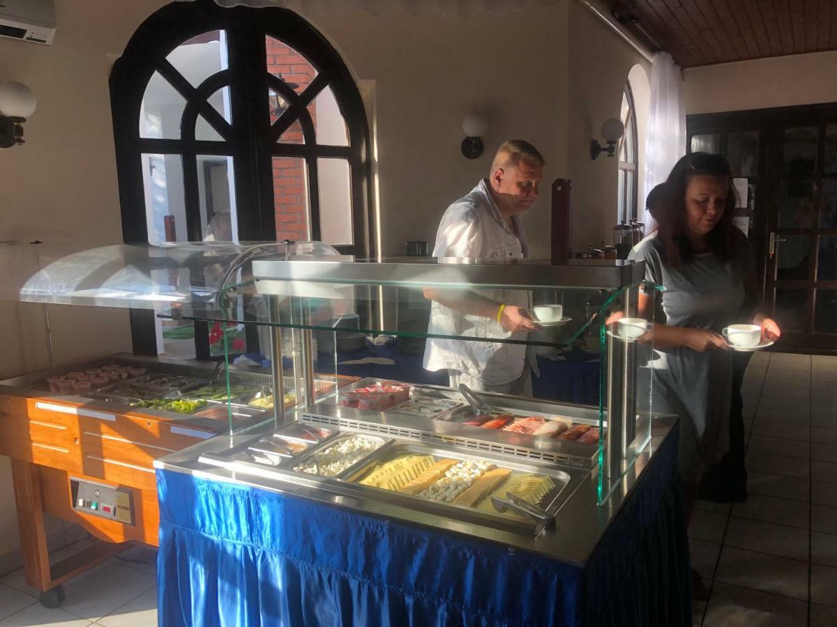 Karikas Hotel Hajduszoboszlo Bagian luar foto